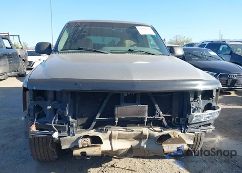 2000 Chevrolet Tahoe All New Ls из США, поврежденный, VIN 1GNEC13T1YJ104857